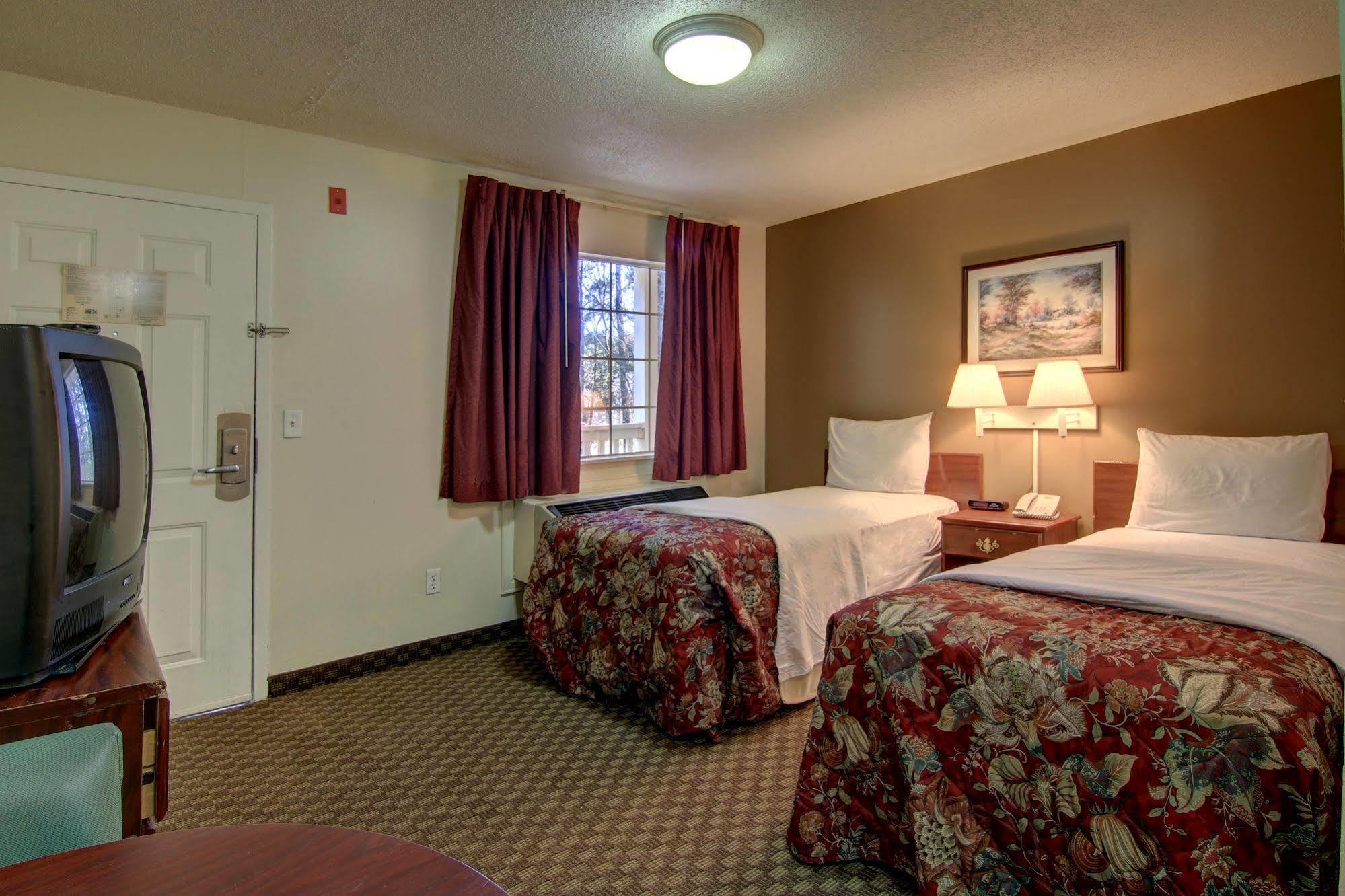 Intown Suites Extended Stay Atlanta Ga - Suwanee Bagian luar foto